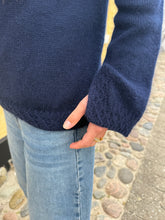 Load image into Gallery viewer, Athene Sweater